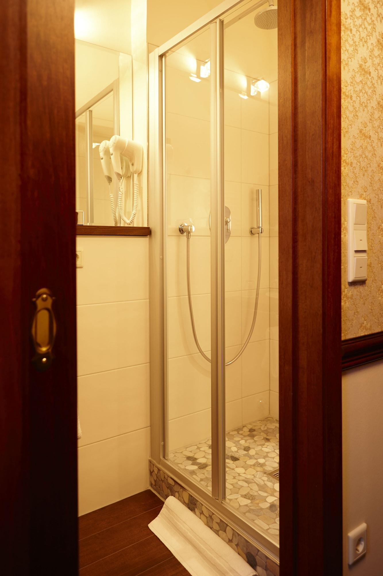 Hotel Villa Achenbach Дюселдорф Екстериор снимка