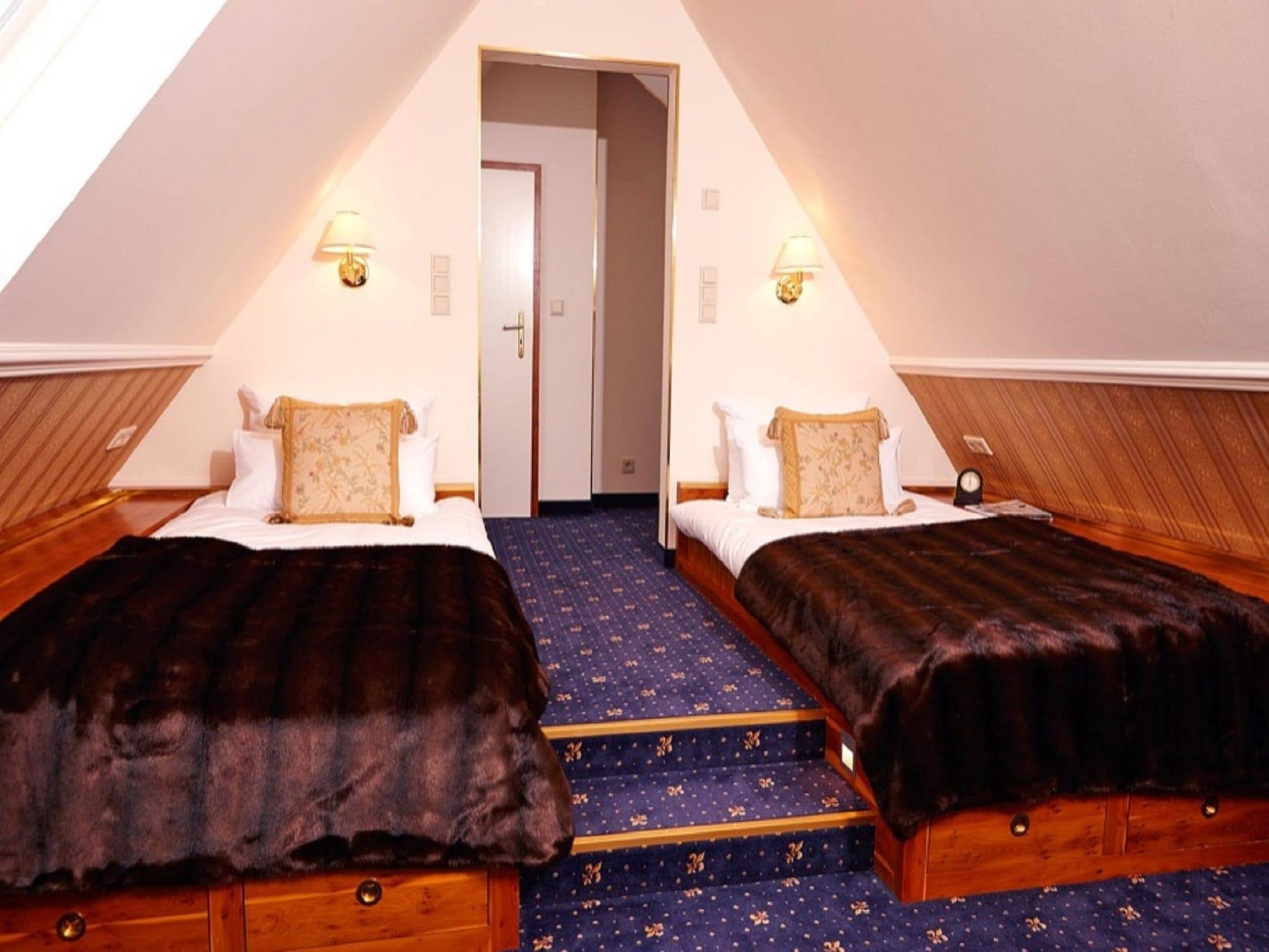 Hotel Villa Achenbach Дюселдорф Екстериор снимка